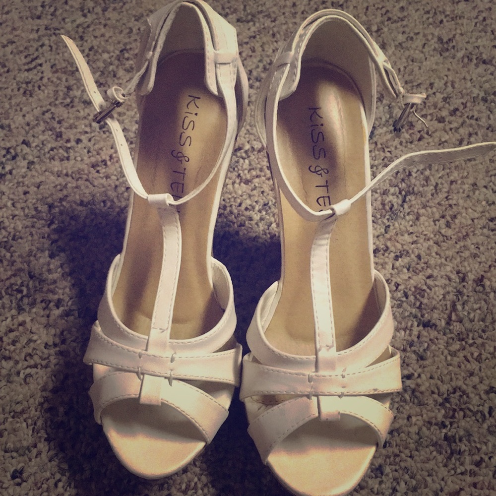 White wedges
